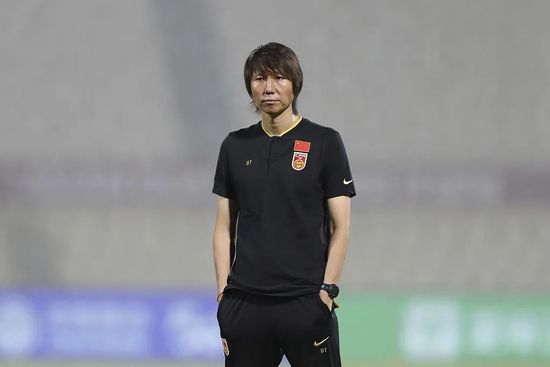 “皇马相信姆巴佩，但对其周围环境则不太信任，担心球员会屈服于卡塔尔方面的压力。